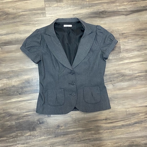 Ricki's Gray Short Sleeve Blazer - Picture 1 of 5